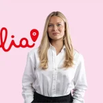cissi nilsson mot rosa bakgrund